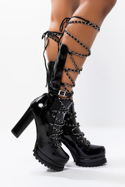 AZALEA WANG GET OUT THE WAY CHUNKY HEEL BOOT IN BLACK